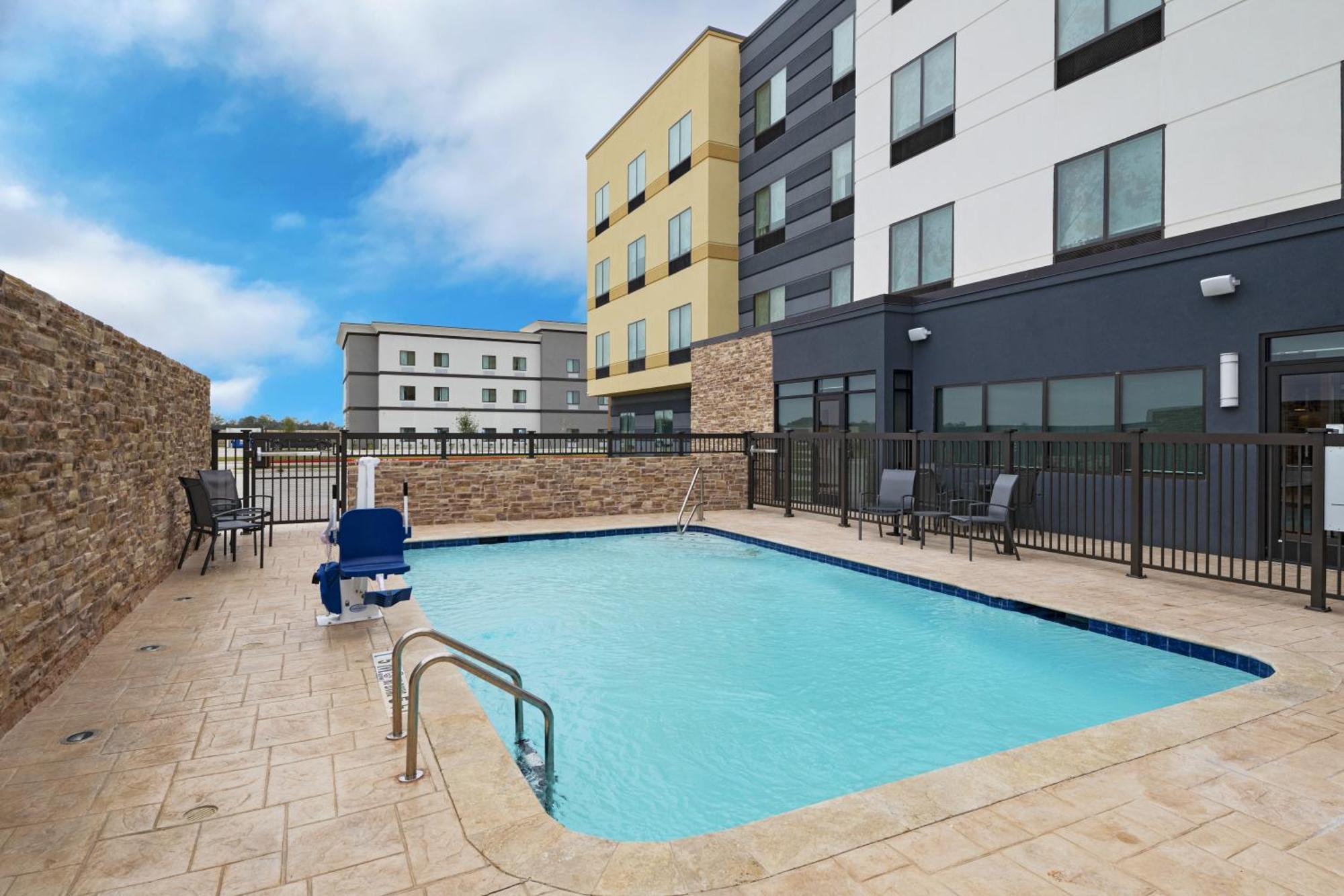 Fairfield By Marriott & Hotel Waller